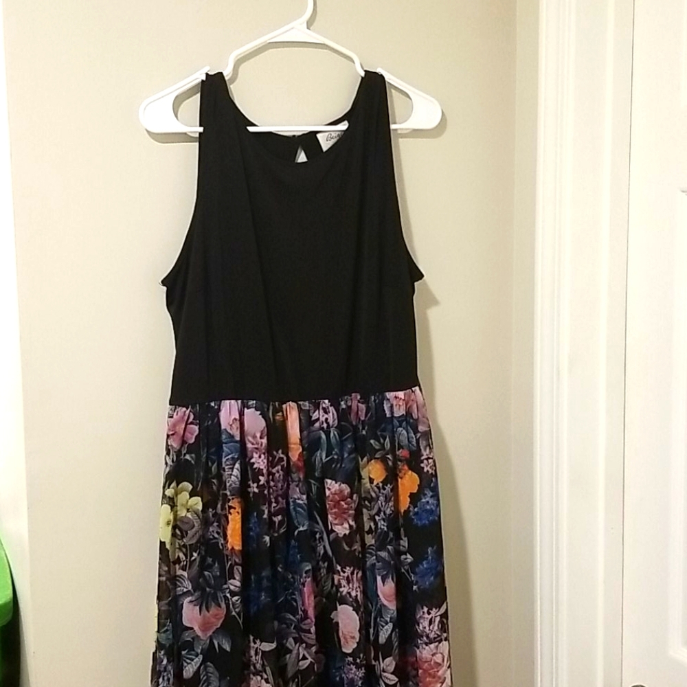 Sleeveless Floral Maxi Dress